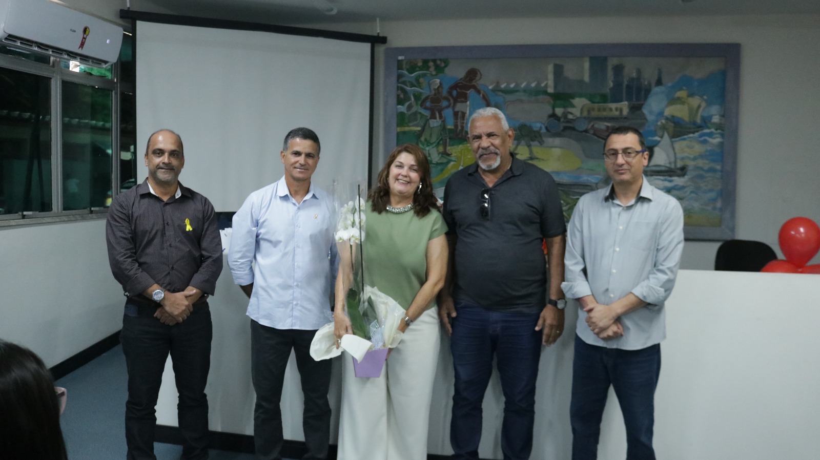 SMTT homenageia servidoras em celebração ao Dia das Mães com palestra da promotora Euza Missano - SMTT Aracaju